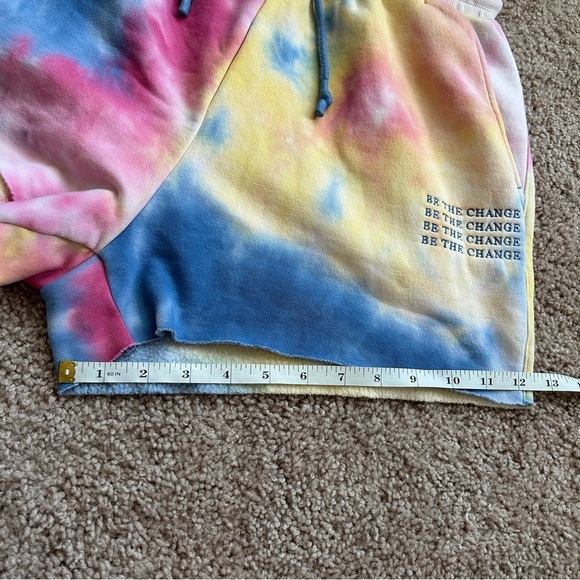 Vitality Balance Athletica Be the Change Colorful Tie-Dye Sweat Shorts Small - Picture 6 of 6